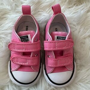 Pink toddler converse